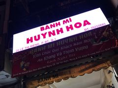 -Bánh Mì Huynh Hoa