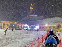 -采薇庄园四季滑雪场