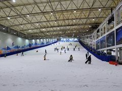 -乔波室内滑雪场