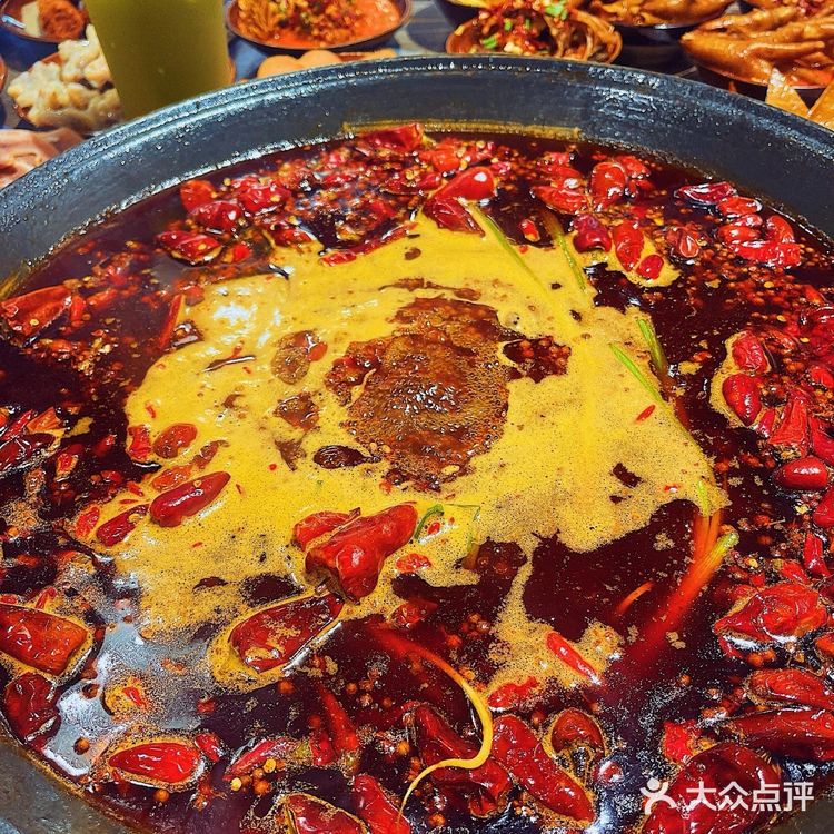 【江边火锅必吃！鲜毛肚绝了！】🌊