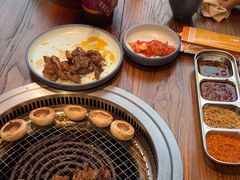 -明洞阿姨·韩式酱蟹烤肉·创意料理(三元桥店)