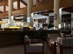 -亚龙湾喜来登·美景台大堂吧