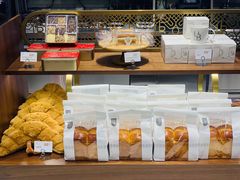面包甜点陈列柜-光明悠焙(豫园店)