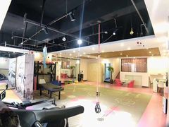 -思迈威健身(积玉桥万达店)