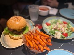 -DEEP·美式餐吧(五棵松华熙LIVE店)