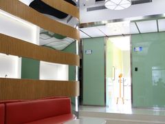 时尚的候诊区-岳辰齿科(浦东长泰店)