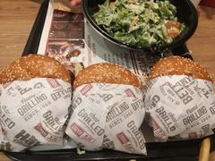 -The Habit Burger Grill 哈比特汉堡(世博店)