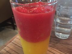 草莓芒果思慕雪-漫咖啡MAANCOFFEE(人大店)