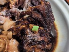 -老码头黑皮肘子锅包肉(赣水路店)