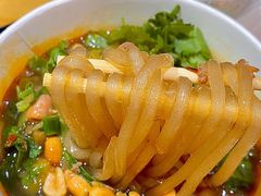 杂酱酸辣粉-郎吞虎咽酸辣粉(第一桥店)