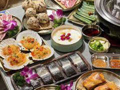 -围炉肉舍•炭烤活鳗•丹东海鲜烤肉(步行街店)