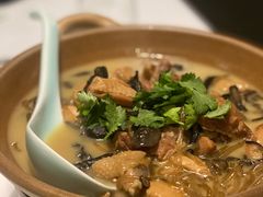小鸡炖榛蘑-止观小馆·辽河口渔家菜(王府井店)