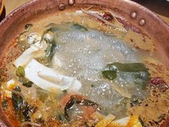 -洱火云南酸菜牛肉火锅(石景山当代商城店)