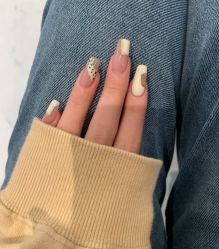 -悦指间美甲美睫