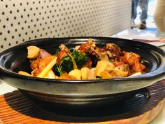 招牌三杯鸡煲-新大咀港式茶餐厅(宝山万达店)