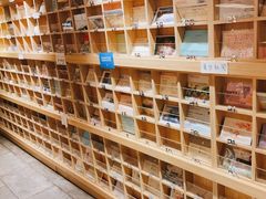 零售区-猫的天空之城概念书店(苏州诚品店)