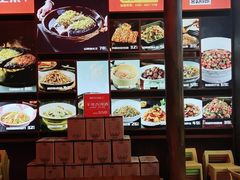 -阿瓦山寨·湘菜现炒·剁椒鱼头王(咸阳总店)