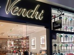 门面-VENCHI 闻绮(上海佛罗伦萨小镇店)