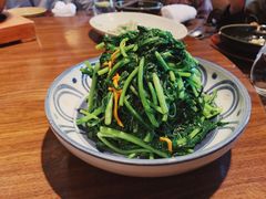 虫草花炒茼蒿-湖滨28中餐厅·西湖宴·杭州君悦酒店