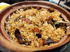 招牌腊味煲仔饭-高第街56号港式餐厅·精选(世茂广场宽厚里大明湖店)