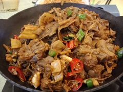 壮乡竹笋干焖小野鸭-刘姐啤酒鱼民族演艺餐厅(西街总店)
