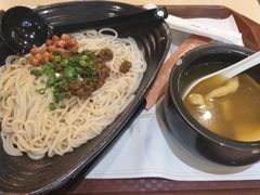 -蒙自源米线大王(东站店)