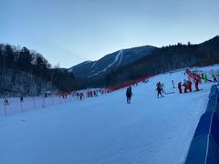 -亚布力新体委滑雪场