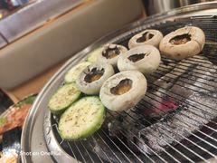 -围炉肉舍•炭烤活鳗•丹东海鲜烤肉(步行街店)