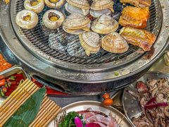 -围炉肉舍•炭烤活鳗•丹东海鲜烤肉(步行街店)