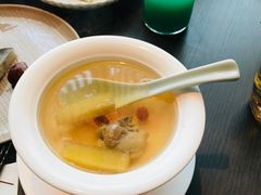 雪莲果鲜人参炖土鸡-景忆川·川粤菜