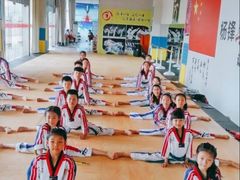 -悦动体能篮球羽毛球网球(三里河店)