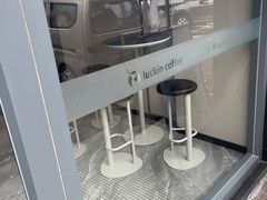 -瑞幸咖啡(田贝地铁站D出入口店)