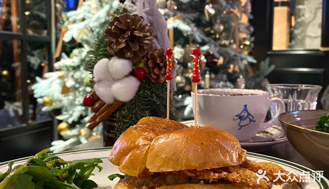这大概是西安今年最美的圣诞Bistro。。🥹