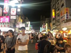 -六合夜市