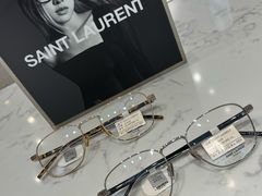 -YI OPTICAL 奕镜·蔡司战略合作店(长宁来福士店)