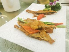 煎焗鱼头-轩记海鲜餐厅·四十五年老字号·经典粤菜(西区彩虹店)