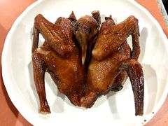 红烧乳鸽-煲煲掂风味煲仔饭餐厅(西区店)