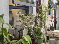 -邊城書店