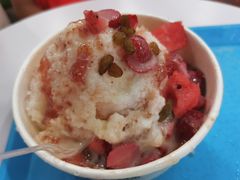 草莓炼乳刨冰-梁子刨冰王&梁小糖(王顶堤店)