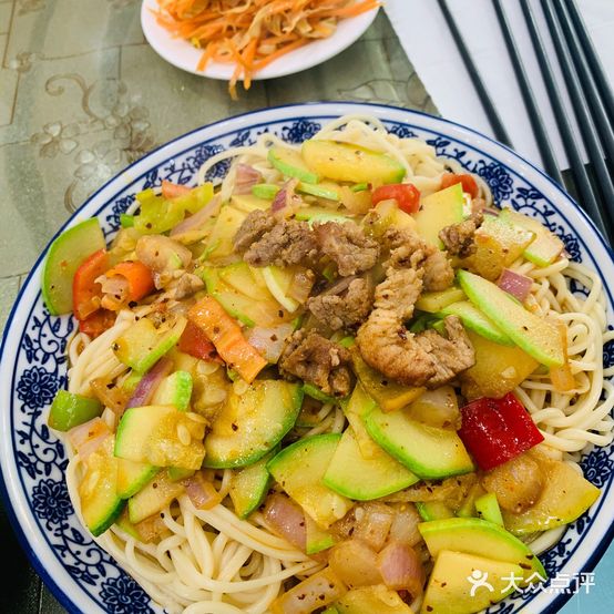 亿佳园牛肉面馆(第六分店)