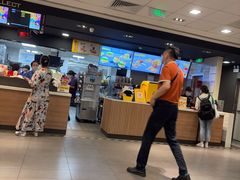 -麦当劳(上海虹桥站30B检票口楼上)