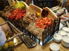 -大中华希尔顿酒店-念自助餐·嗨啤·小龙虾