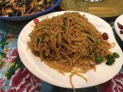 -闯关东东北农家菜(崂山石老人店)