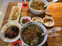 -湘人龙记老长沙米粉(鸟巢店)