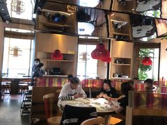 大堂-小骨煲金华砂锅(转塘金街美地店)