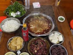 -黄利砖万峰林布依特色酸笋牛肉馆