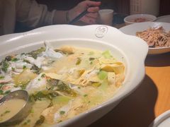 -江渔儿酸菜鱼专门店(明珠广场店)