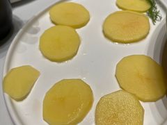 -红鼎豆捞·非遗鲍皇汤火锅(宝丰路店)