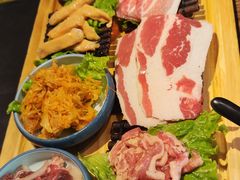 -明洞阿姨·韩式酱蟹烤肉·创意料理(三元桥店)