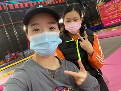 -嘿哟动霸CHUA·新潮玩运动娱乐中心·蹦床滑冰团建乐园